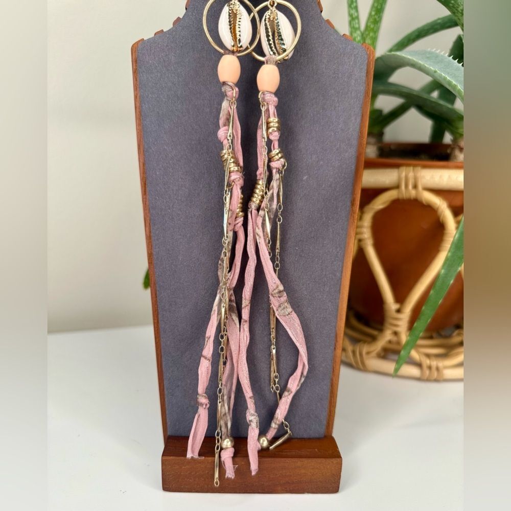 Free People Bridge Dangle Earrings Jewelry Gold-Tone Beaded Cowrie Shell - Picture 3 of 9